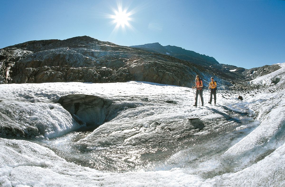 Wanderung am Gletscher, © Ötztal Tourismus, Bernd Ritschel