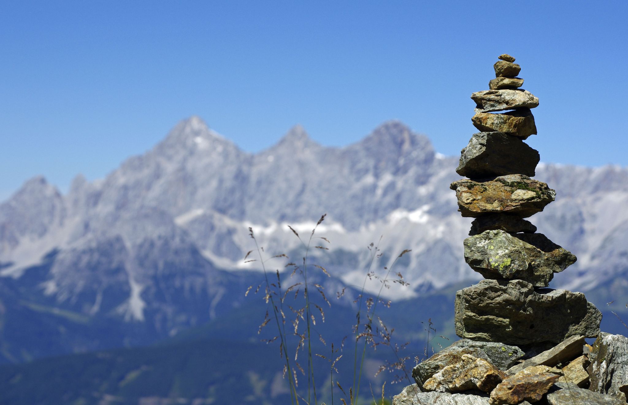 Berge Dachstein mit Steinmandl, pixabay.com