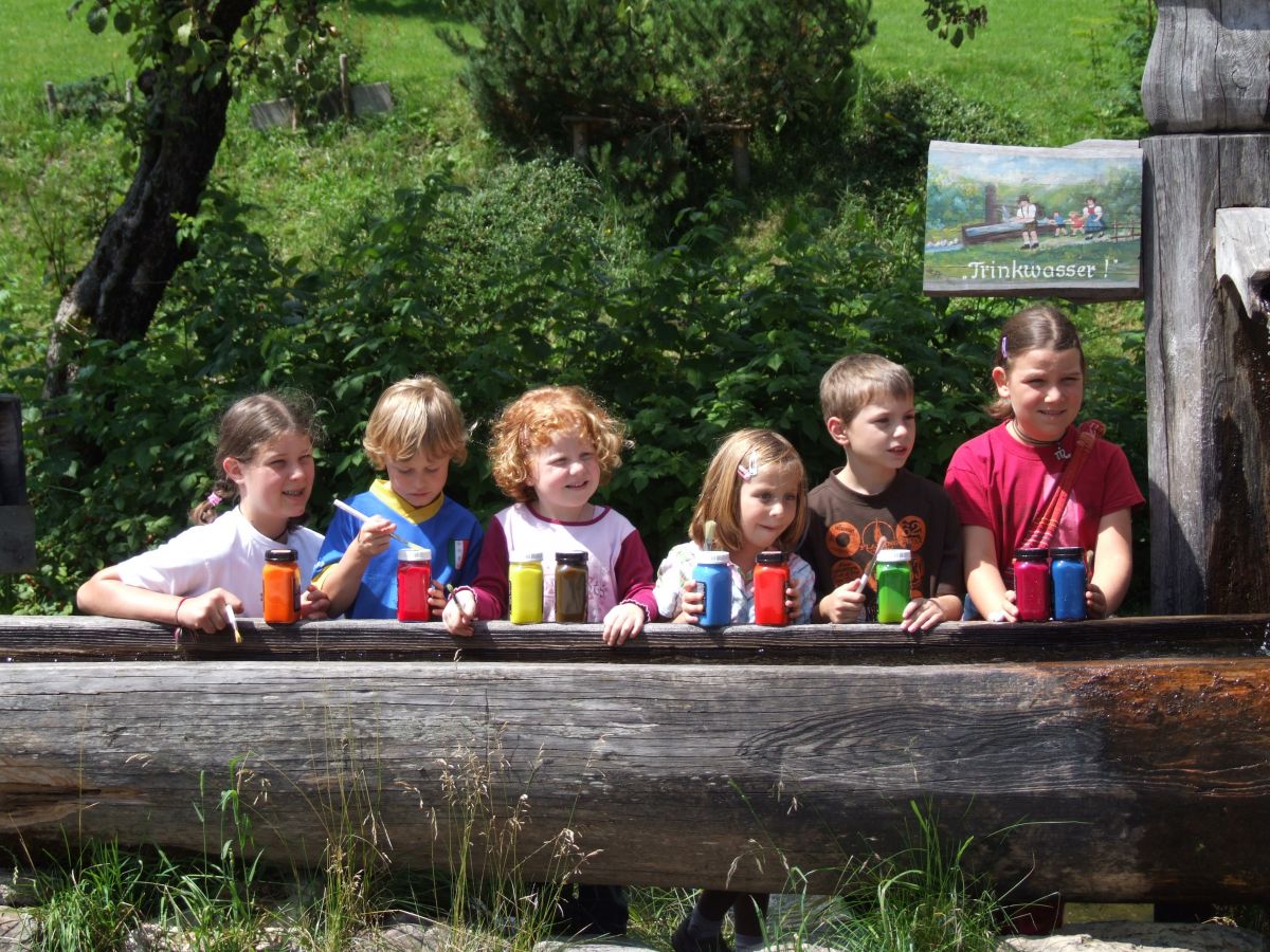 Kinder am Brunnen, © Wildschönau Tourismus