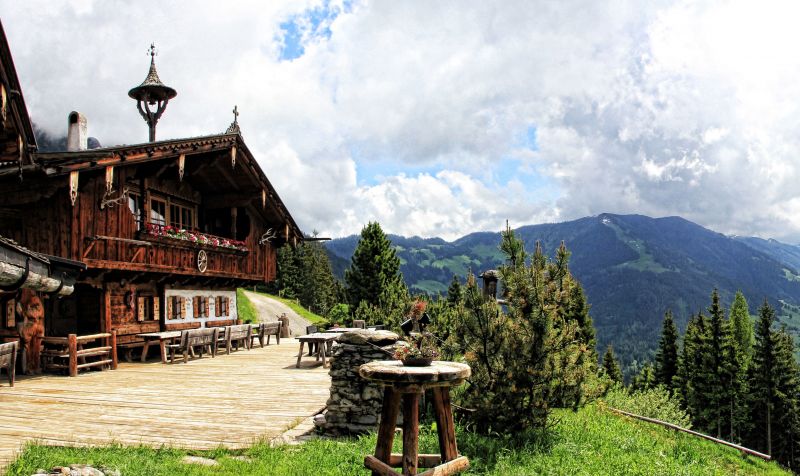 Hütte im Alpbachtal, Pixabay